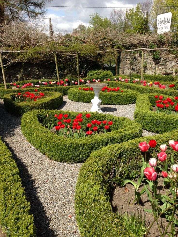 Queen&rsquo;s Rose Garden