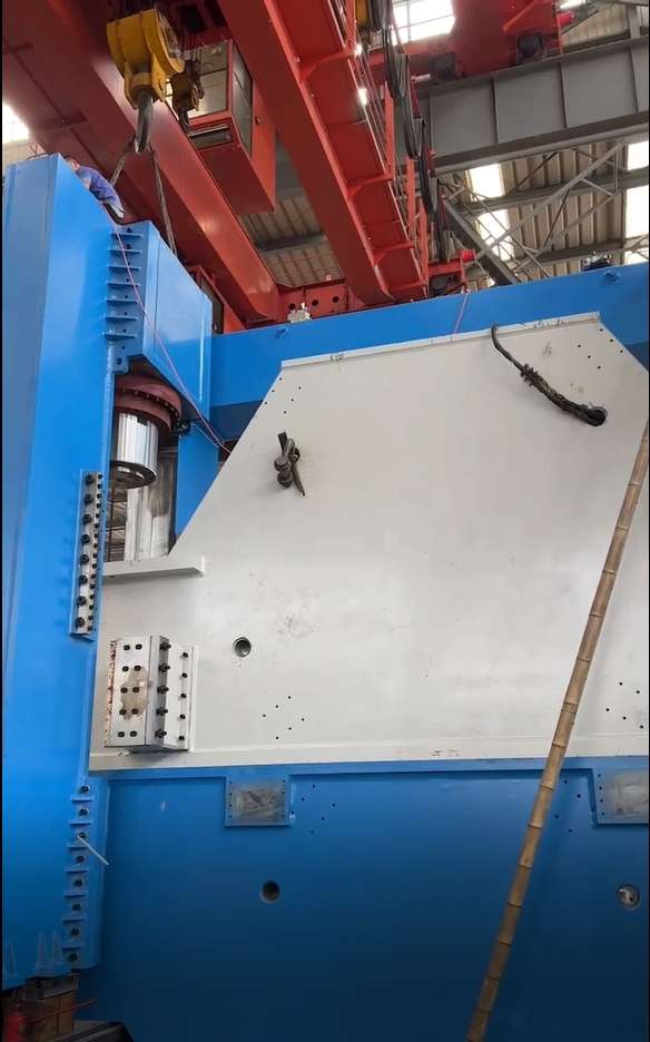 Largest tonnage press brake in Australia complete machine tools
