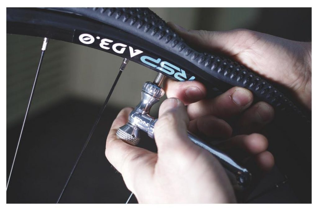 How Long Does It Take to Fix a Bike Flat Tire? Complete Tri