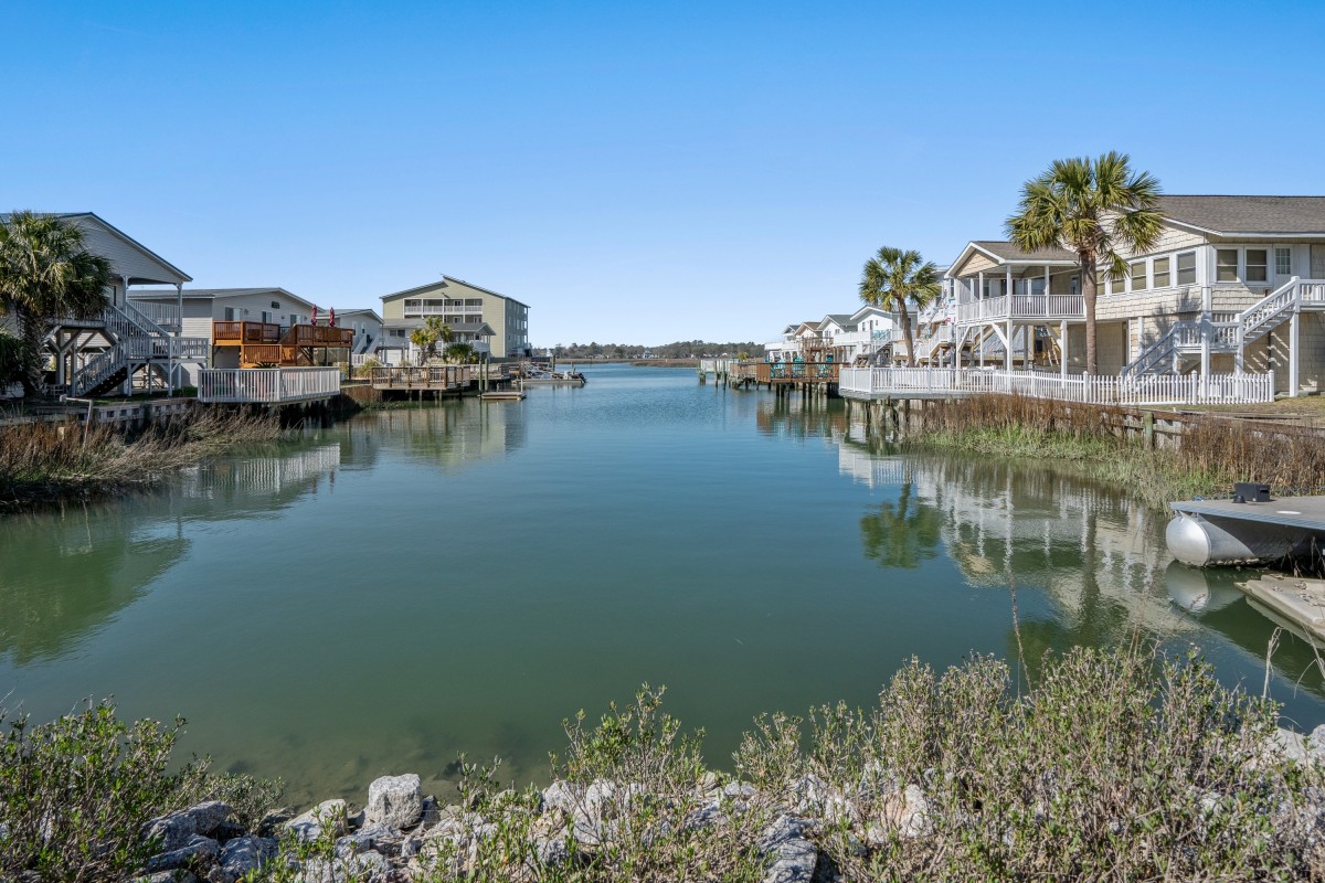 A PLACE AT THE BEACH Cherry Grove 2nd Row Elliott Beach Rentals