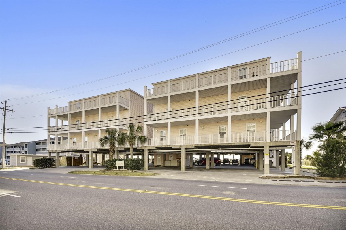 ATLANTIS VILLAS Ocean Drive Ocean Front Elliott Beach Rentals