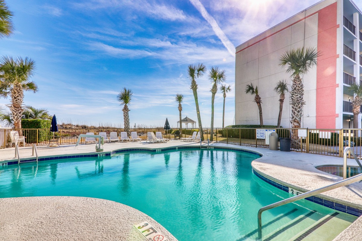 BLOCKADE RUNNER Cherry Grove Ocean Front Elliott Beach Rentals