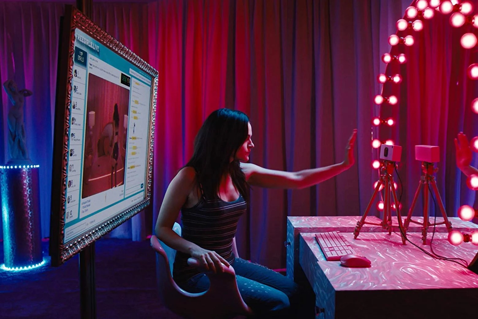 Cam review Netflix movie is Black Mirror for cam girls.