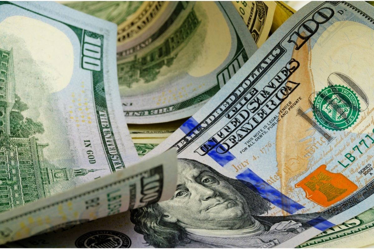 How Much Cash Should I Have In The Bank? Compounding Stacks
