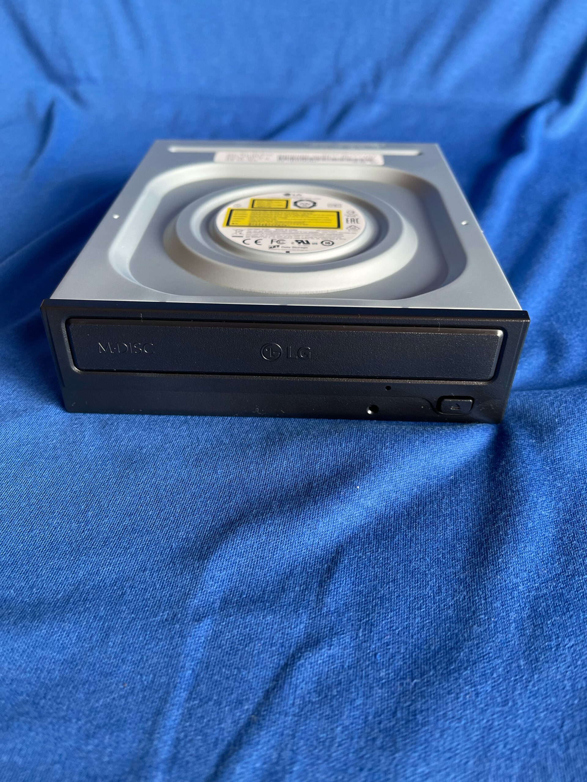 LG 24x INTERNAL SATA OEM DVDRW BURNER DRIVE GH24NSD1 CompuBits