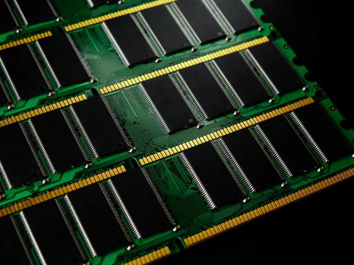 Cara Memasang RAM 4 Slot yang Benar • Computory