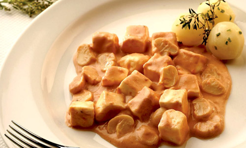 Strogonoff de Frango flambado com conhaque Sabor Perfeito