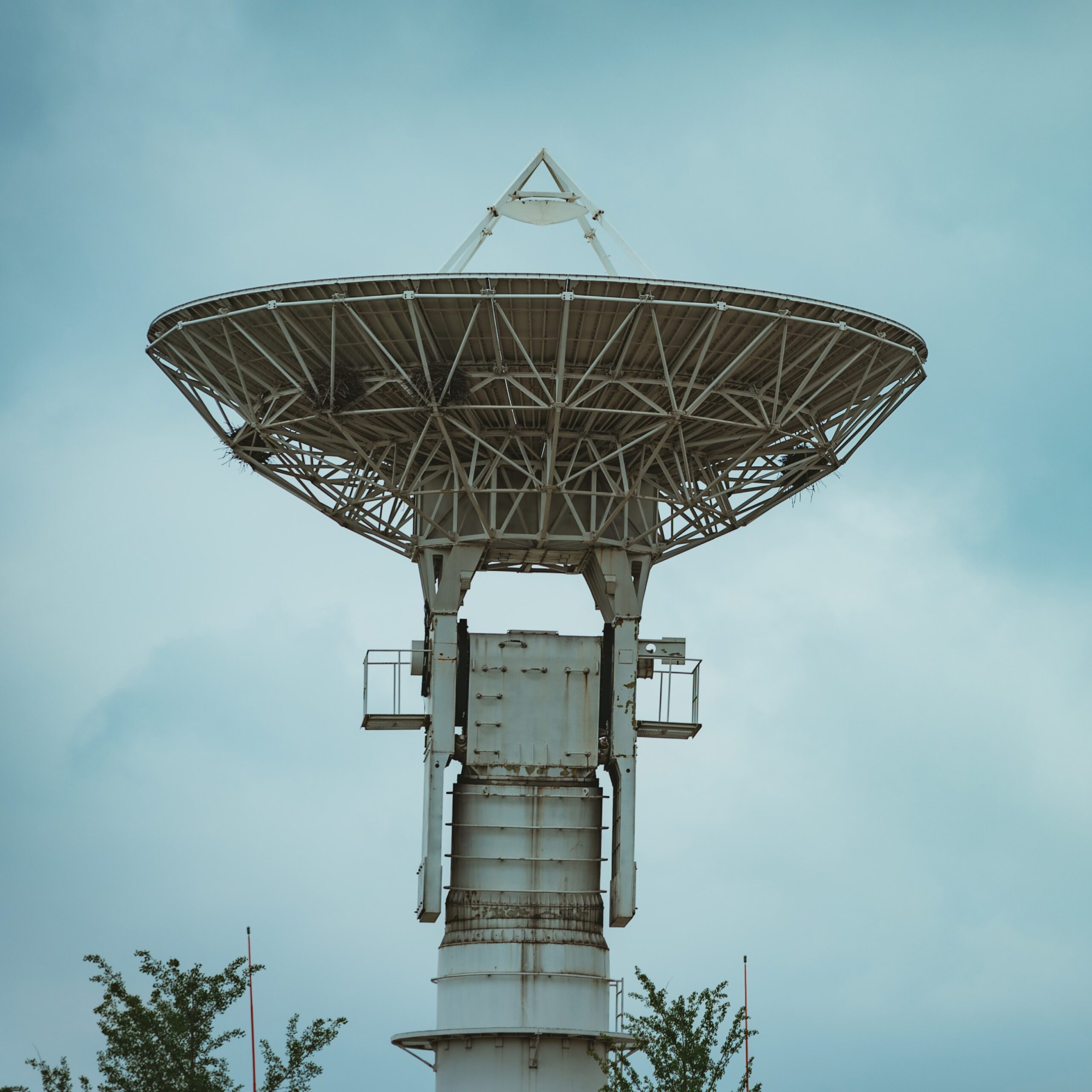 LNA/LNB - Comtech Technologies Inc.