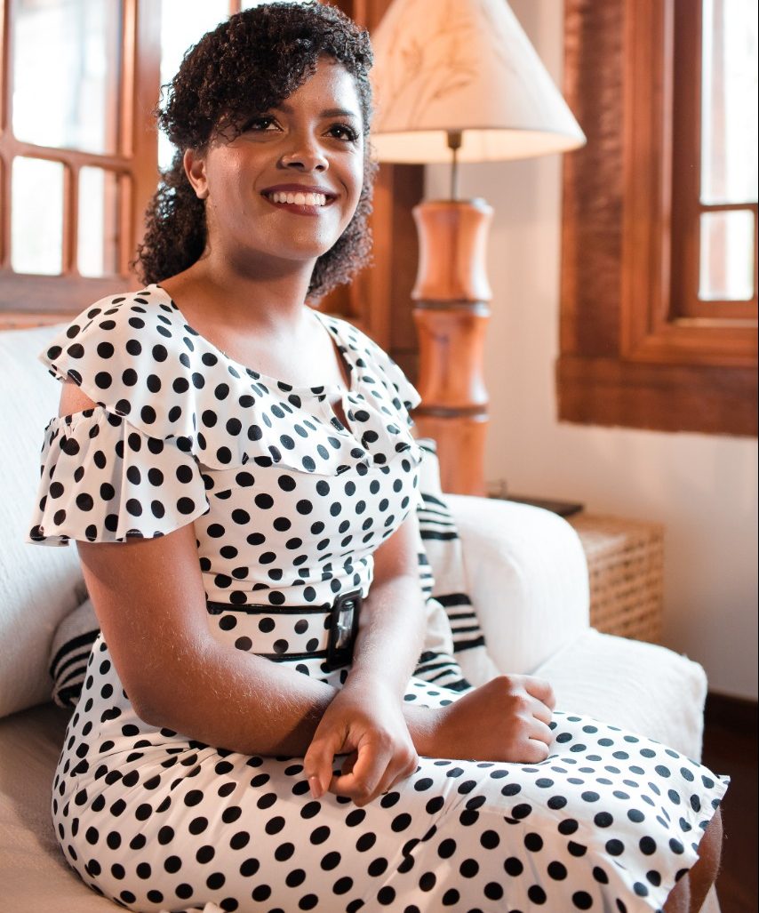 A cantora capixaba Kemilly Santos lança "O jogo virou"