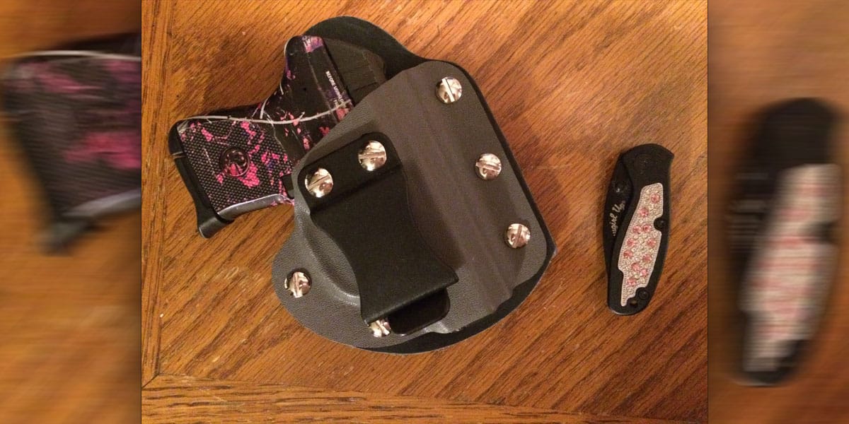 DIGTHERIG Kathy and her Ruger LCP in a Raw Dog Tactical Holster