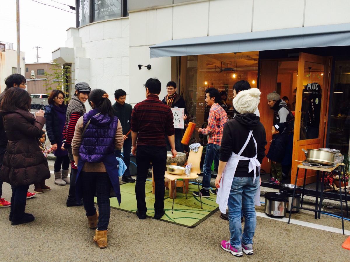 「人が集まる場」コワーキングスペースとカフェを両方やってみてわかったこと（場づくりを仕掛ける側の視点から） コンセント