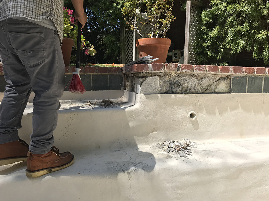 Fixing Structural Cracks On A Fiberglass Swimming Pool The Concrete