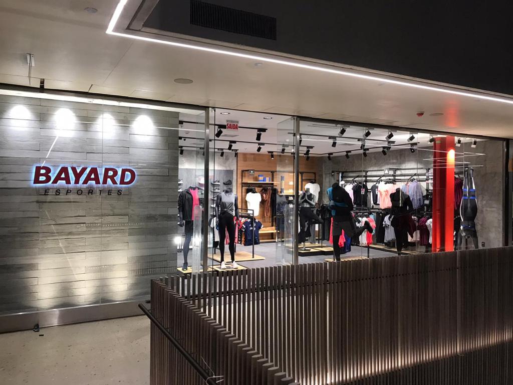 Bayard CJ Shops Concreto Abstrato