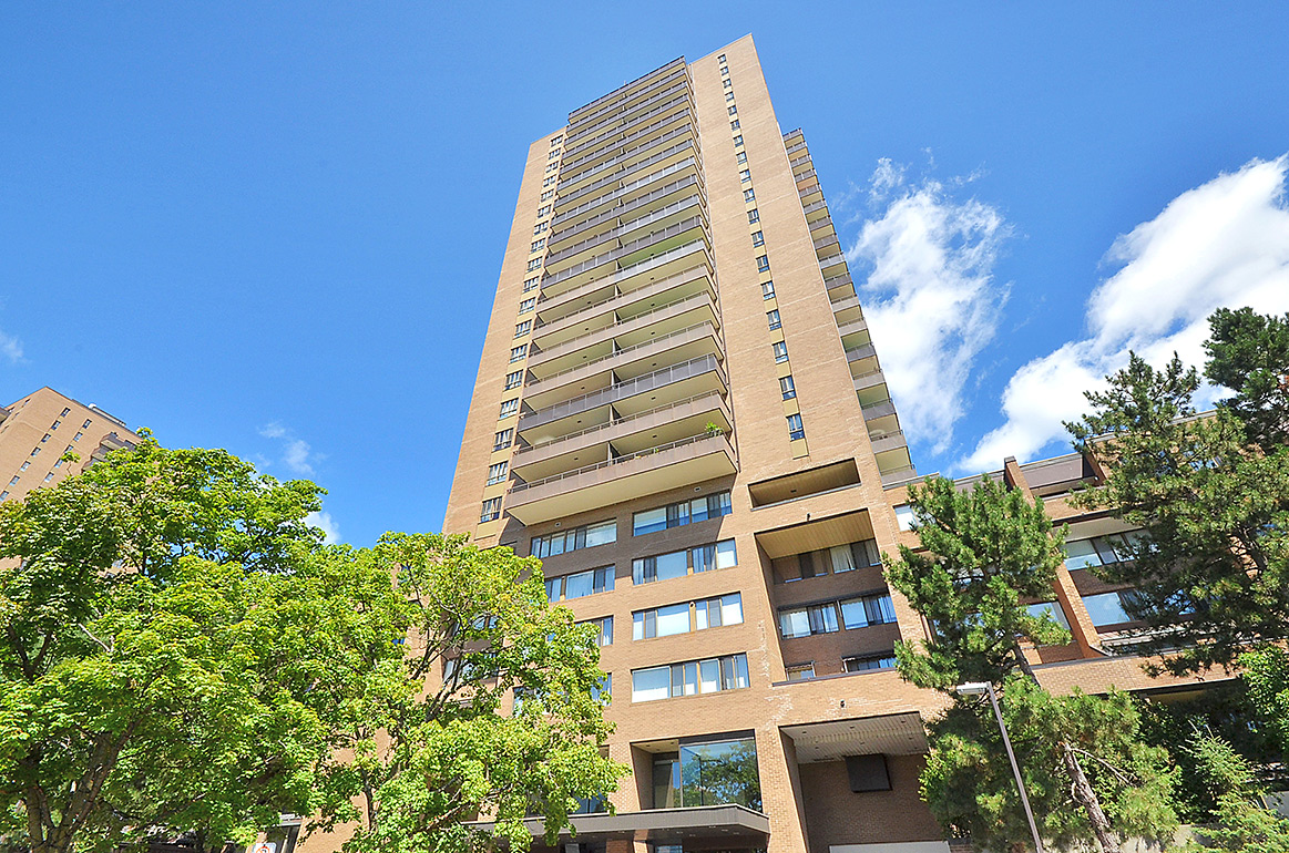 The Highlands 515 St Laurent Blvd Condo Curious