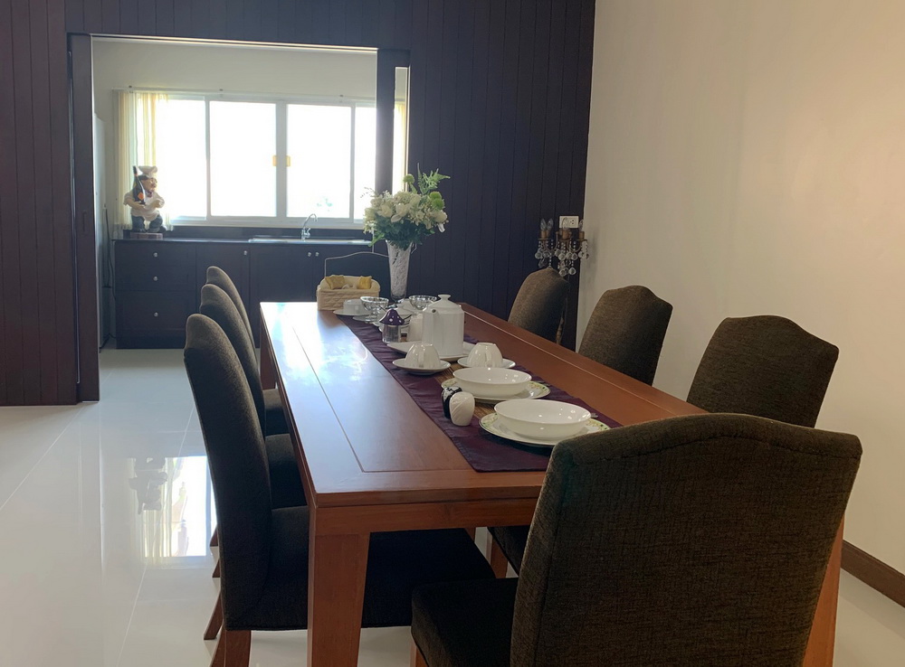 Large Apartment Rent Ekkamai REMAX Bangkok