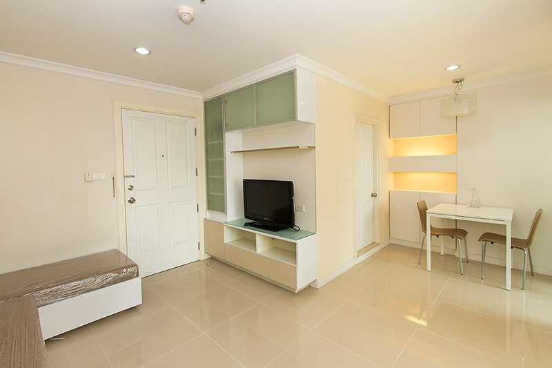 Lumpini Place Rama 9 1 bedroom Rent dining CondoDee Eternal