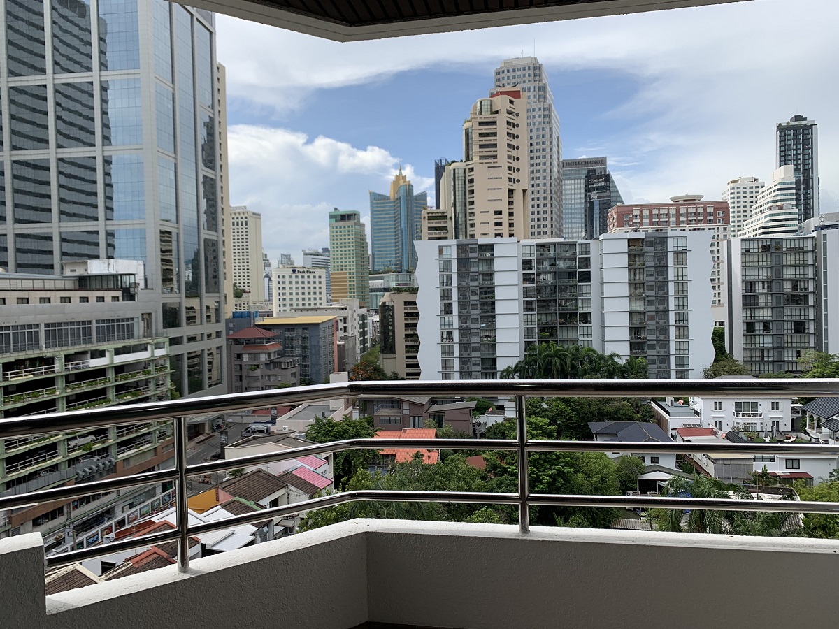 Large Condo Rent Sukhumvit 16 CondoDee Eternal Property