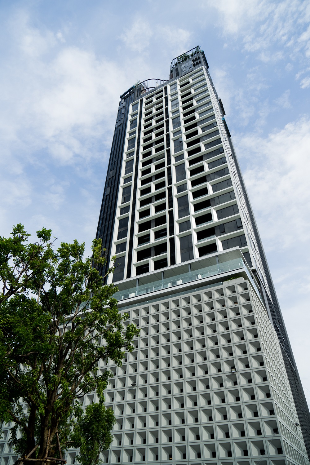 Modern Luxury Condo BTS Thonglor CondoDee Eternal Property