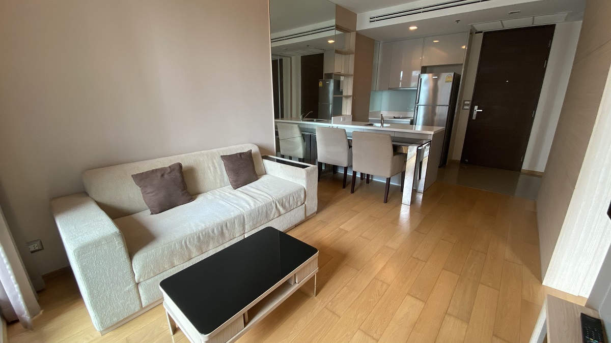 Bangkok Apartment Near MRT CondoDee Eternal Property