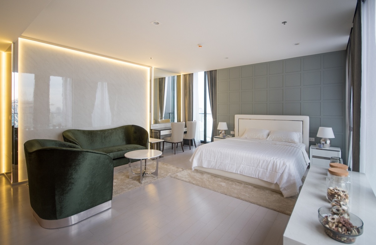 Duplex Condo Ploenchit CondoDee Eternal Property