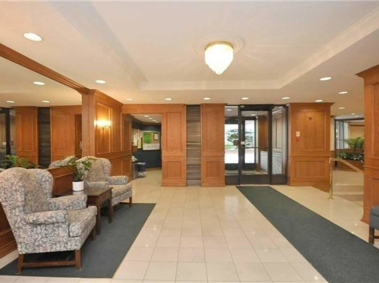 Condo Reviews for 40 Baif Condos, Richmond Hill