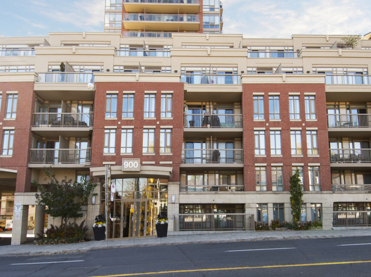 Condo Reviews for 900 Mount Pleasant, Toronto