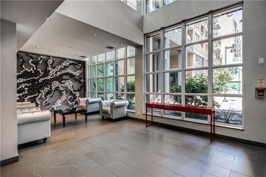 Condo Reviews for Bohemian Embassy Condo, Toronto