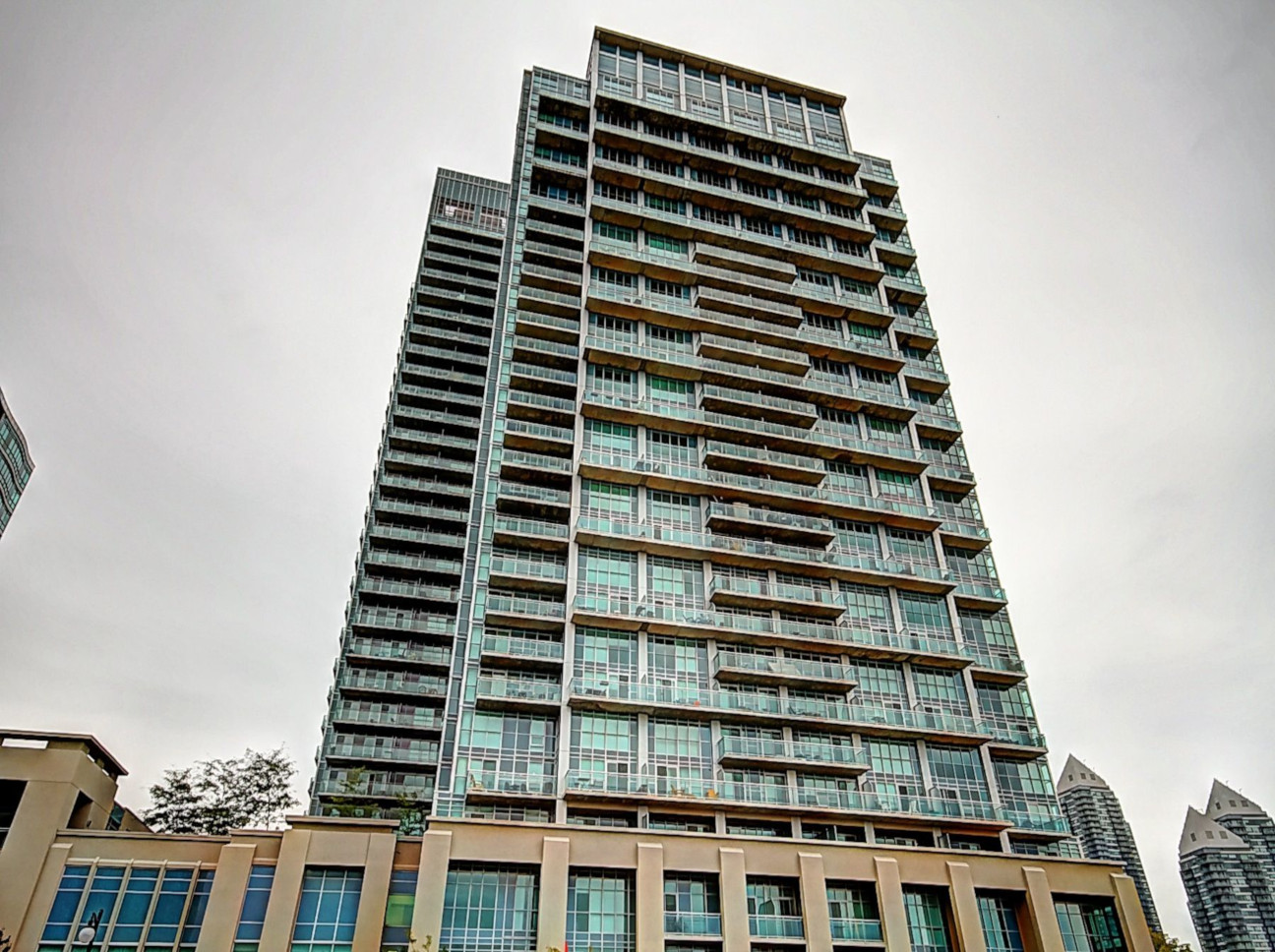 Condo Reviews for California Condos, Toronto