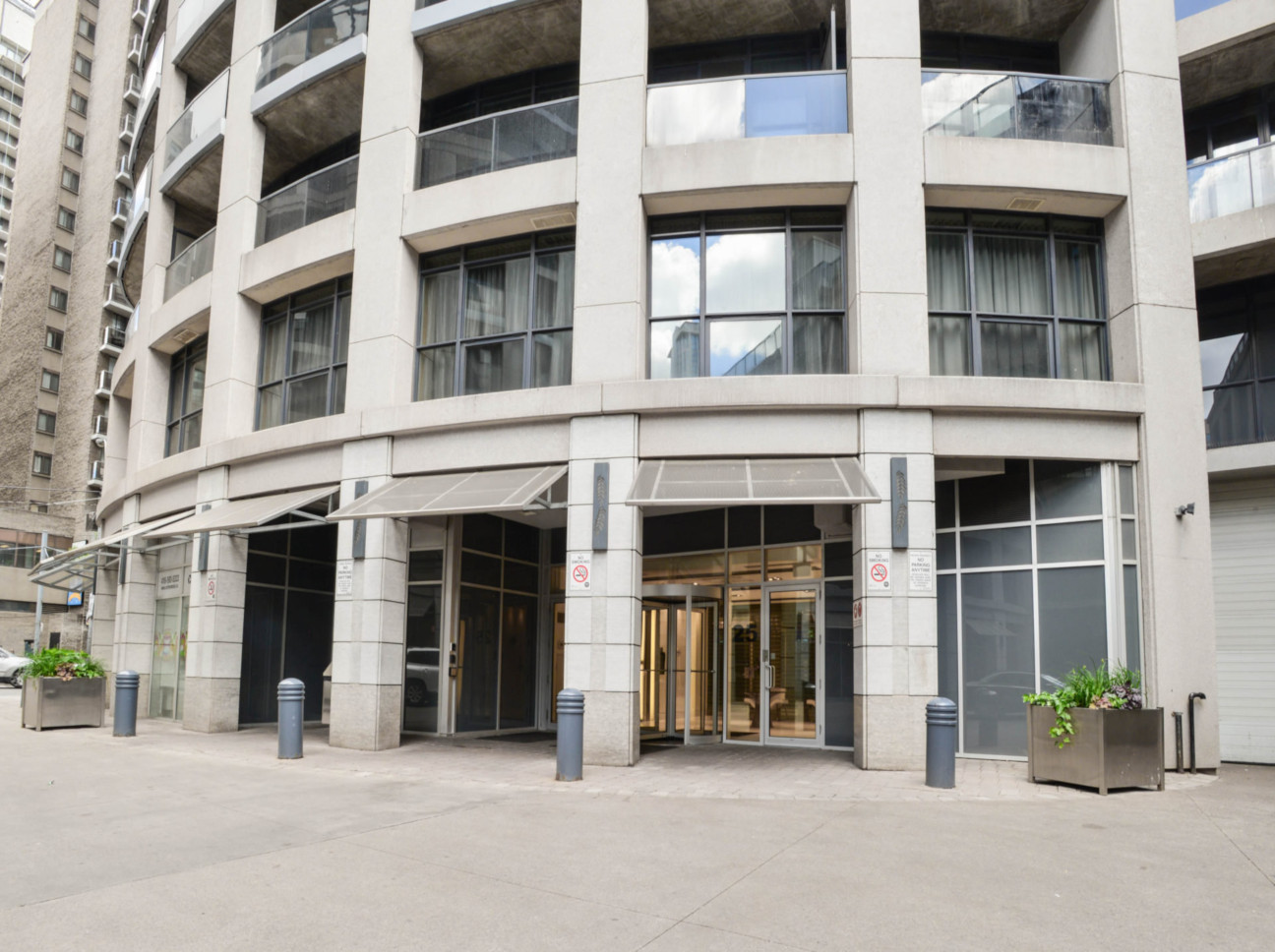 Condo Reviews for Encore Condos at the Met , Toronto