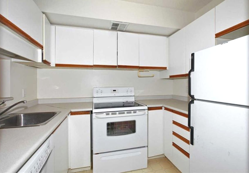 Condo Reviews for King Plaza Condos, Toronto