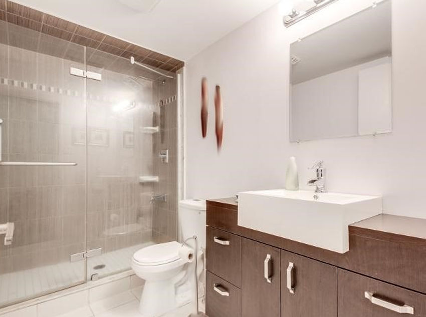 Condo Reviews for King Plaza Condos, Toronto