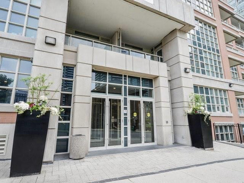 Condo Reviews for King West Condos, Toronto