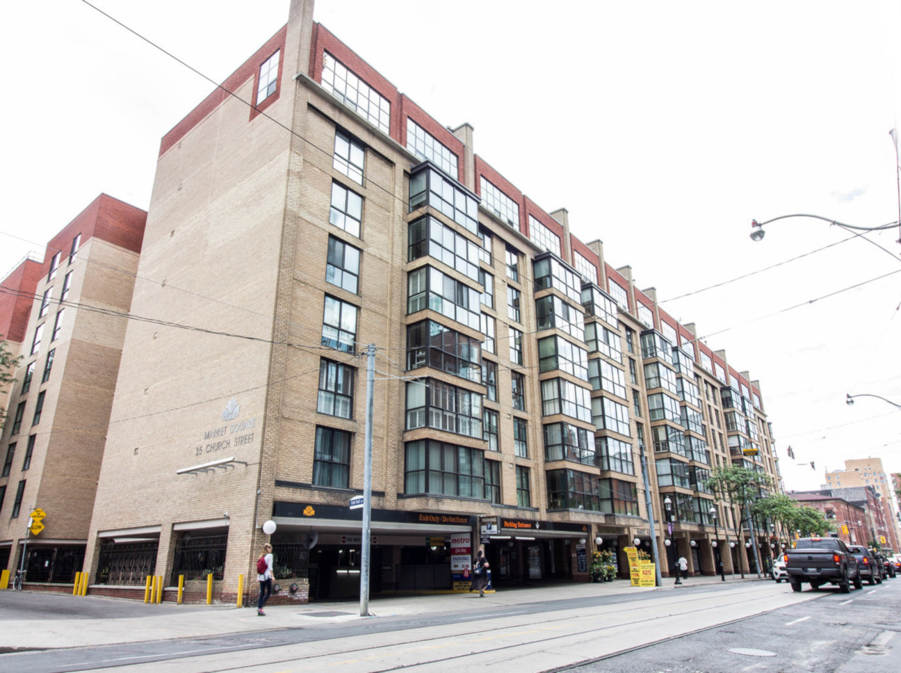 Condo Reviews for Market Square Condos, Toronto