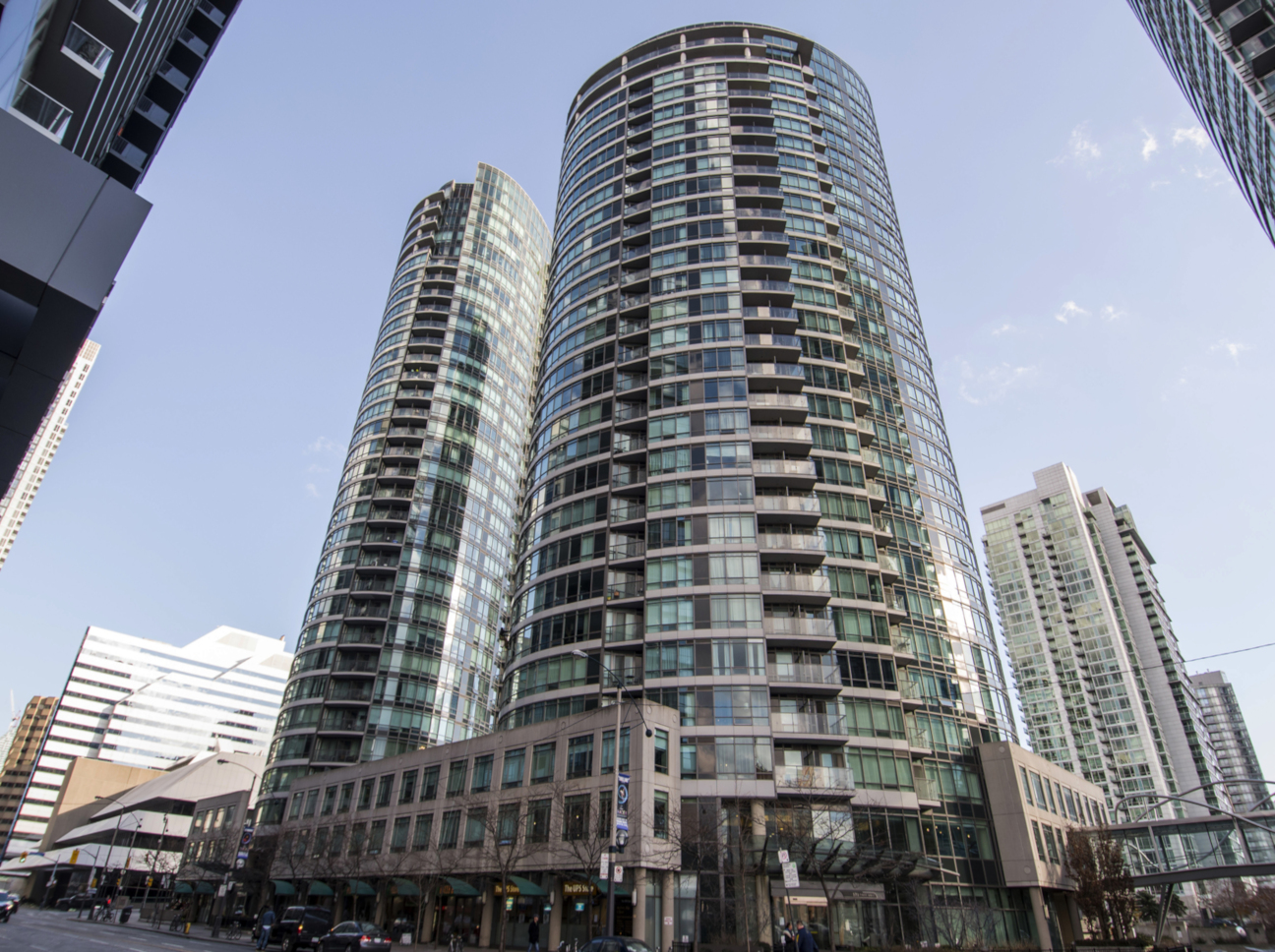 Condo Reviews for Matrix at Cityplace, Toronto