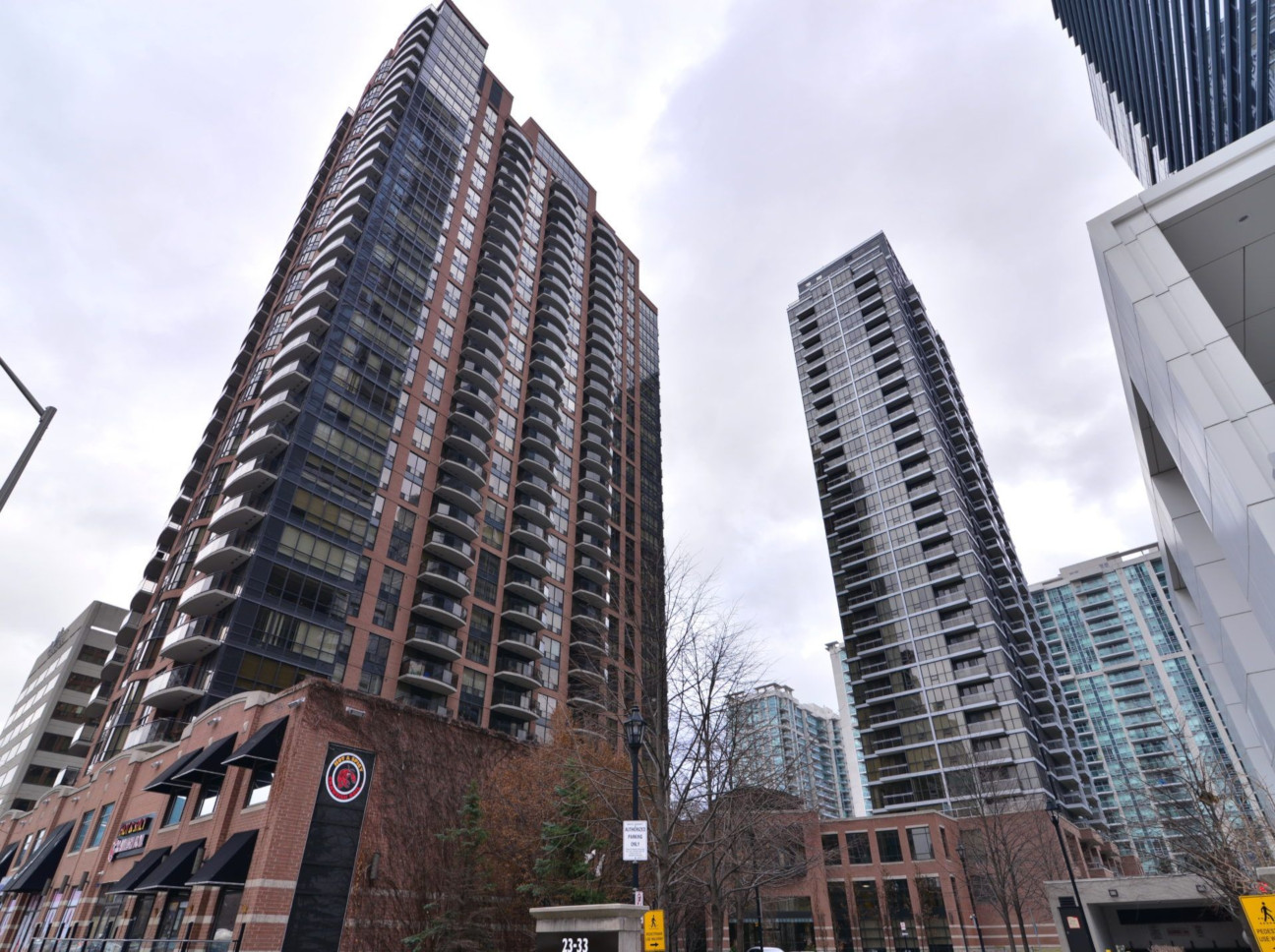 Condo Reviews for Minto Gardens, Toronto
