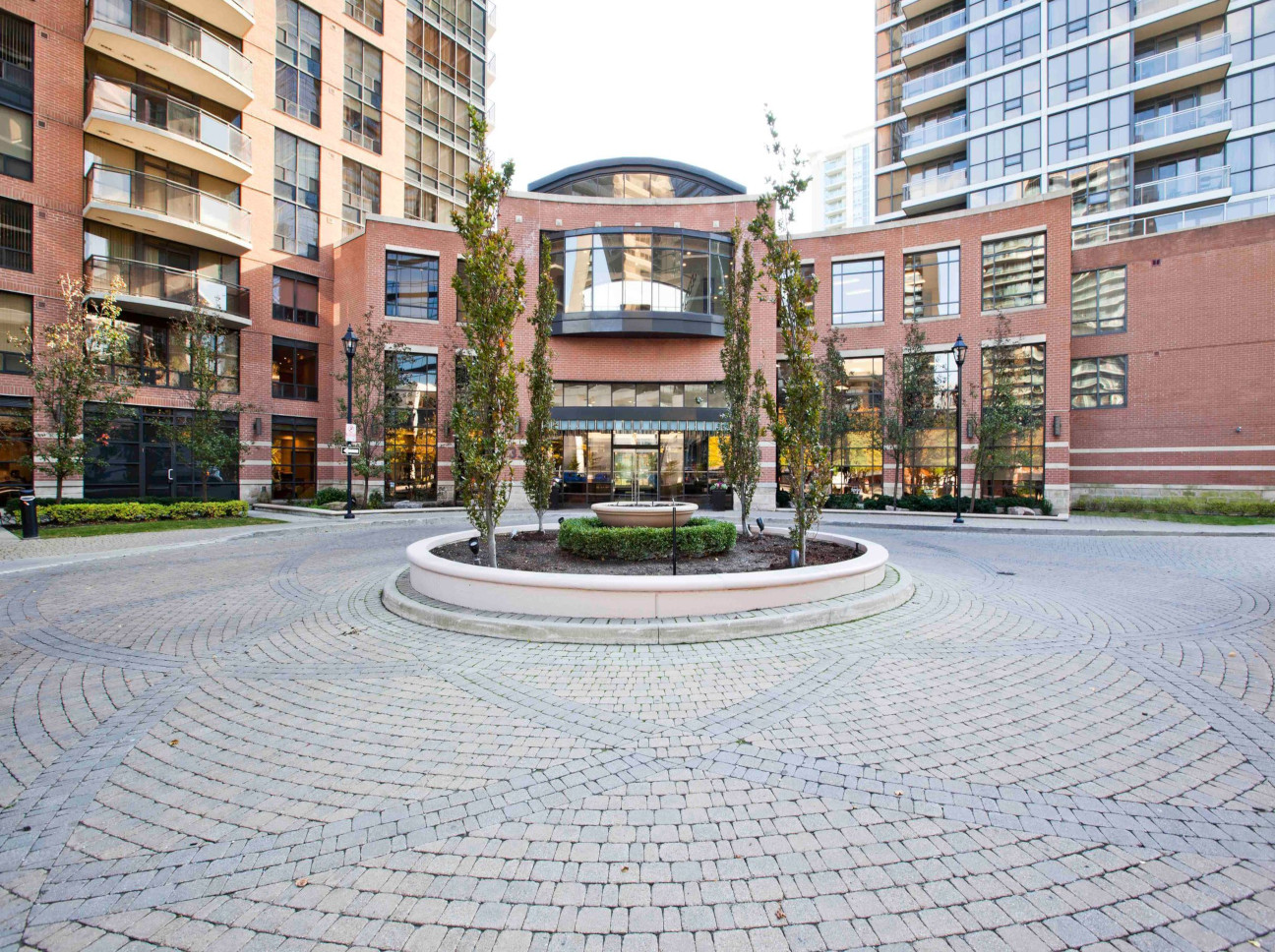 Condo Reviews for Minto Gardens, Toronto