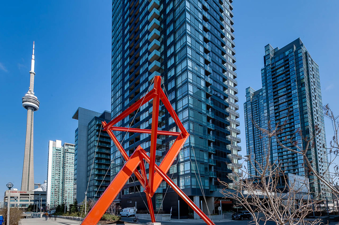 Condo Reviews for Montage Condo, Toronto