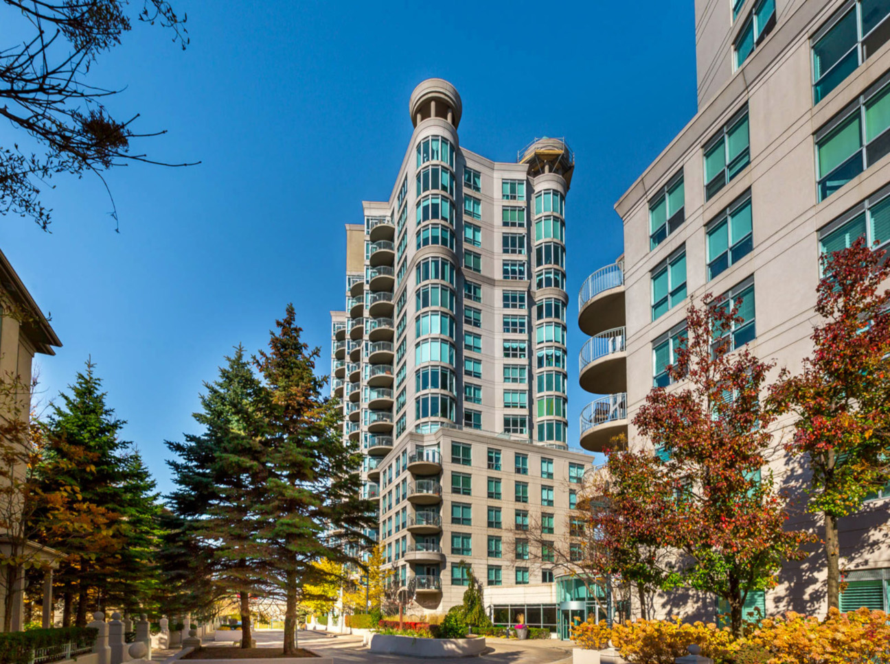 Condo Reviews for Newport Beach Condo, Toronto