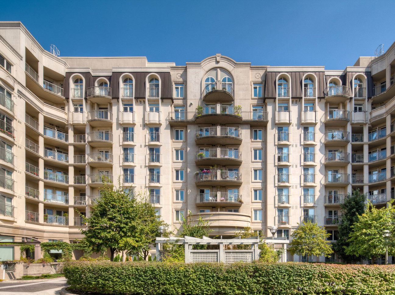 Condo Reviews for One Balmoral Condo, Toronto