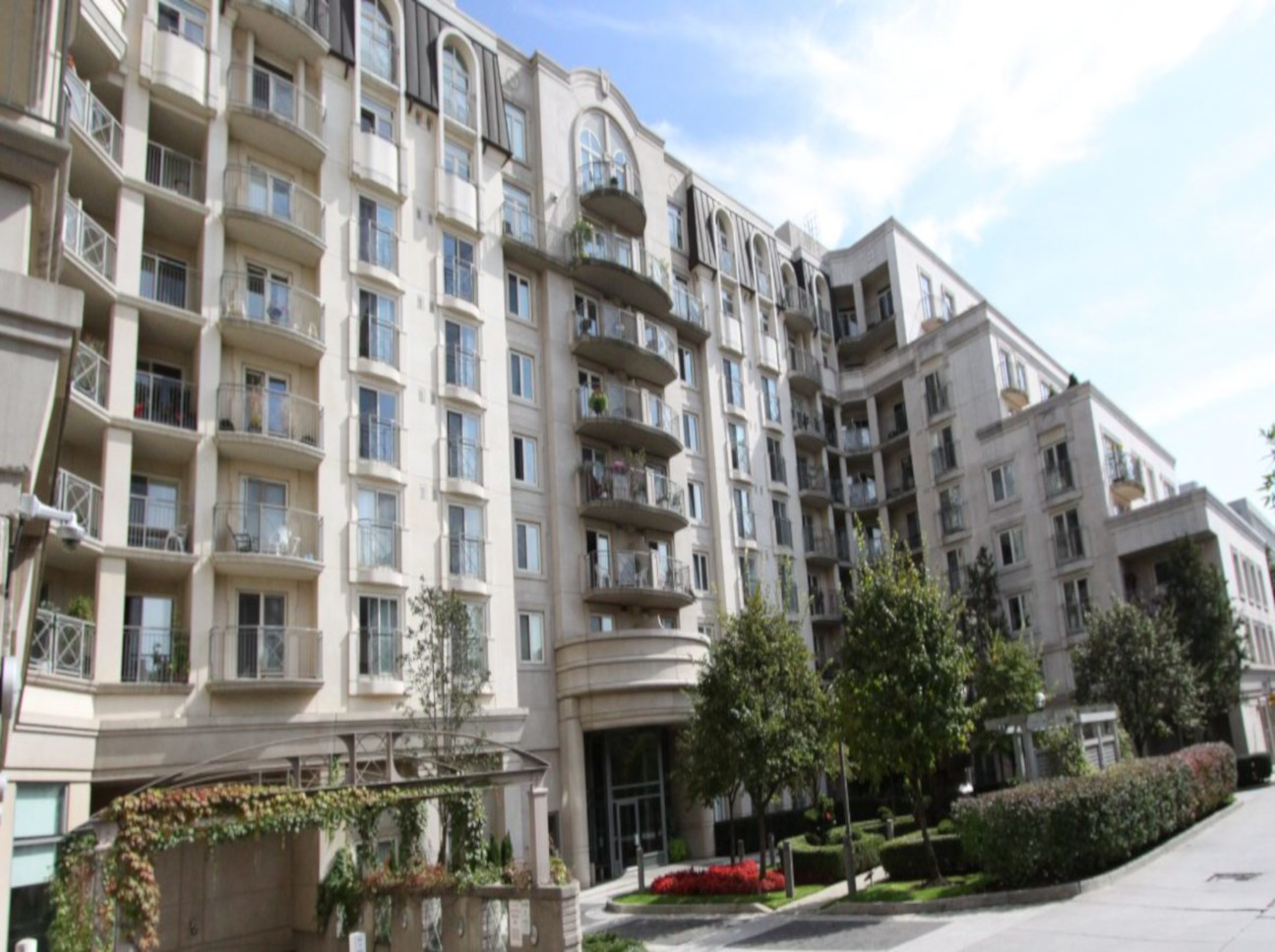 Condo Reviews for One Balmoral Condo, Toronto