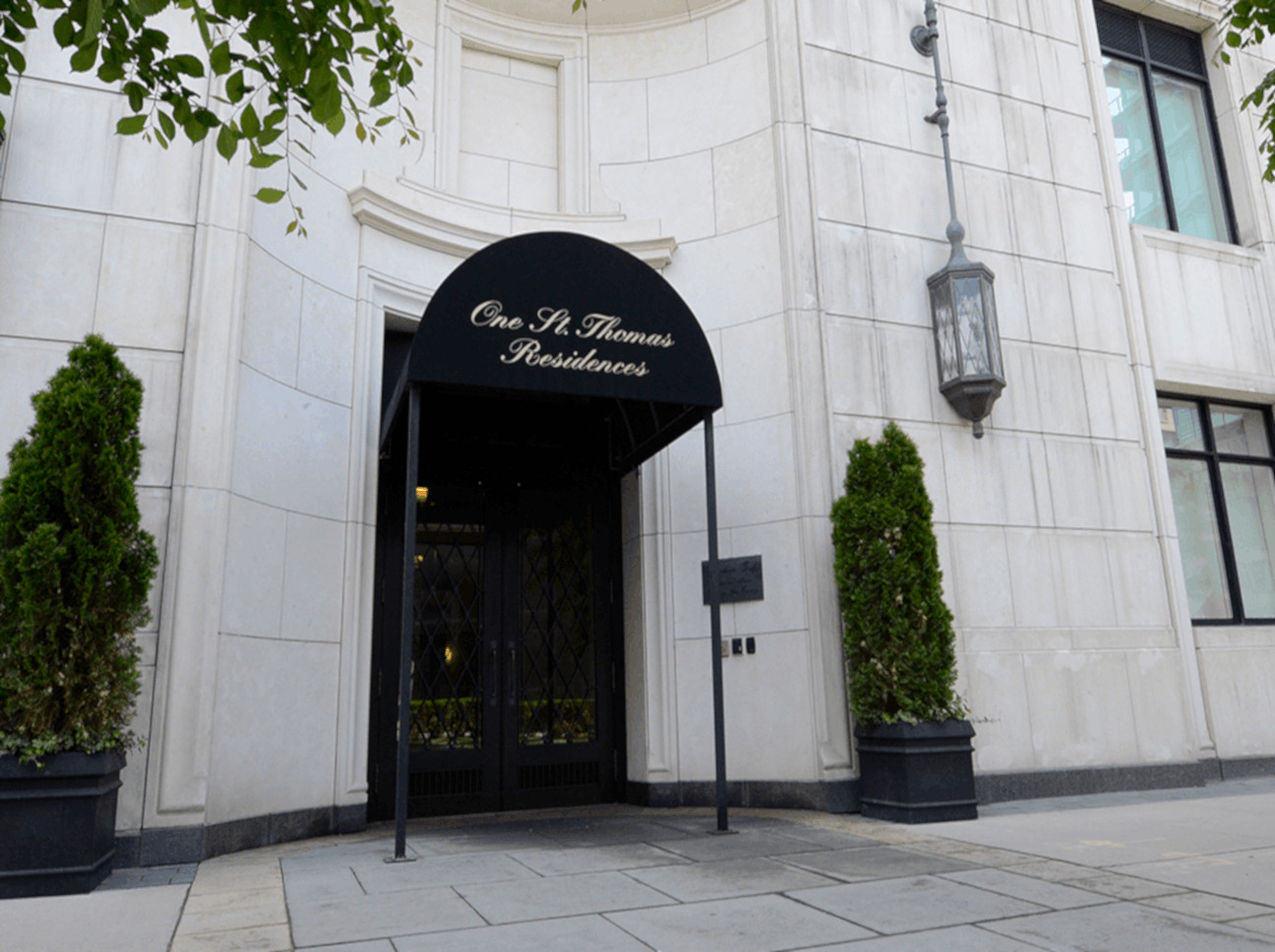 Condo Reviews for One St. Thomas Residences, Toronto