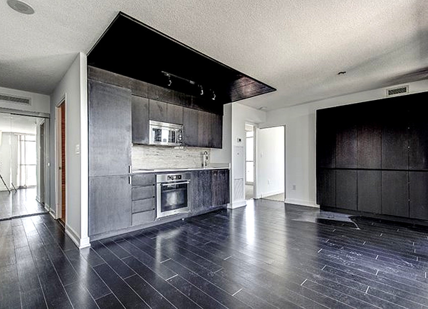 Condo Reviews for Parade Condos, Toronto elevators