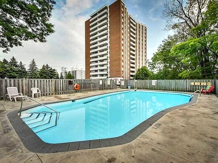 Condo Reviews for Round Hill Condo, Toronto