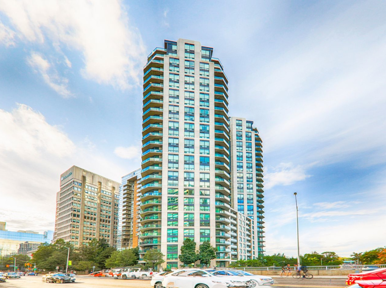 Condo Reviews for The Bellagio , Toronto