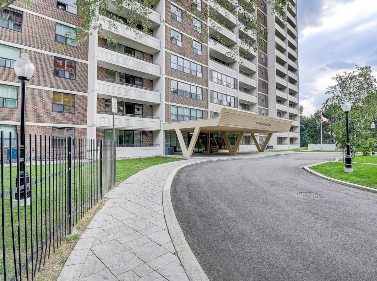 Condo Reviews for The Birches Condo, Toronto condo management