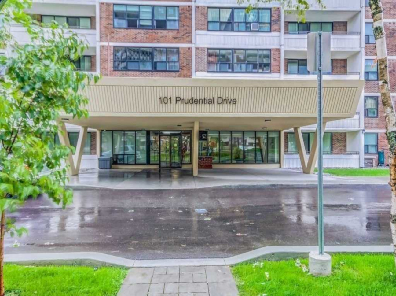 Condo Reviews for The Birches Condo, Toronto