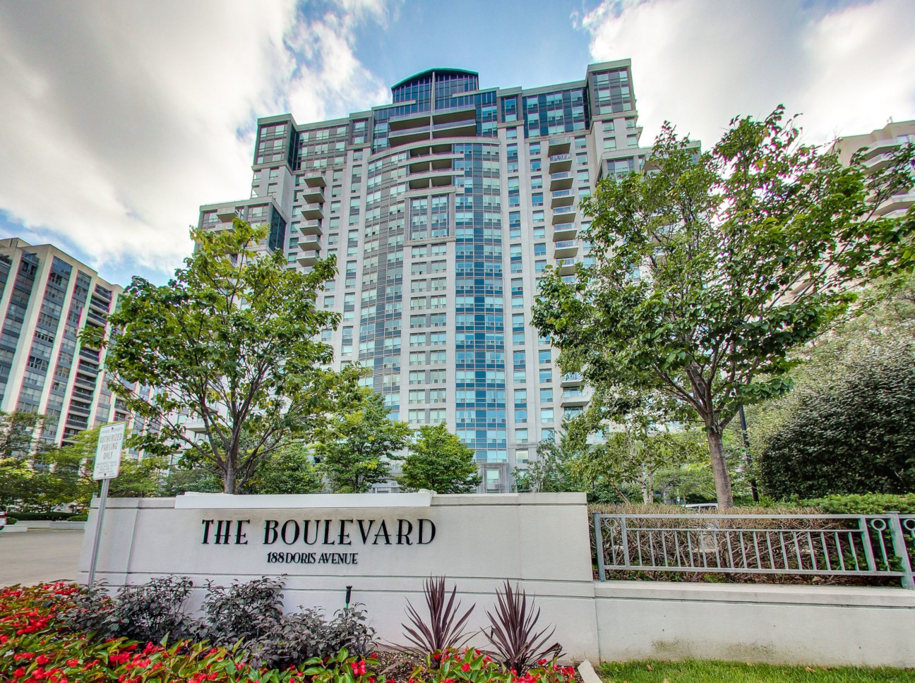 Condo Reviews for The Boulevard Condominiums, Toronto