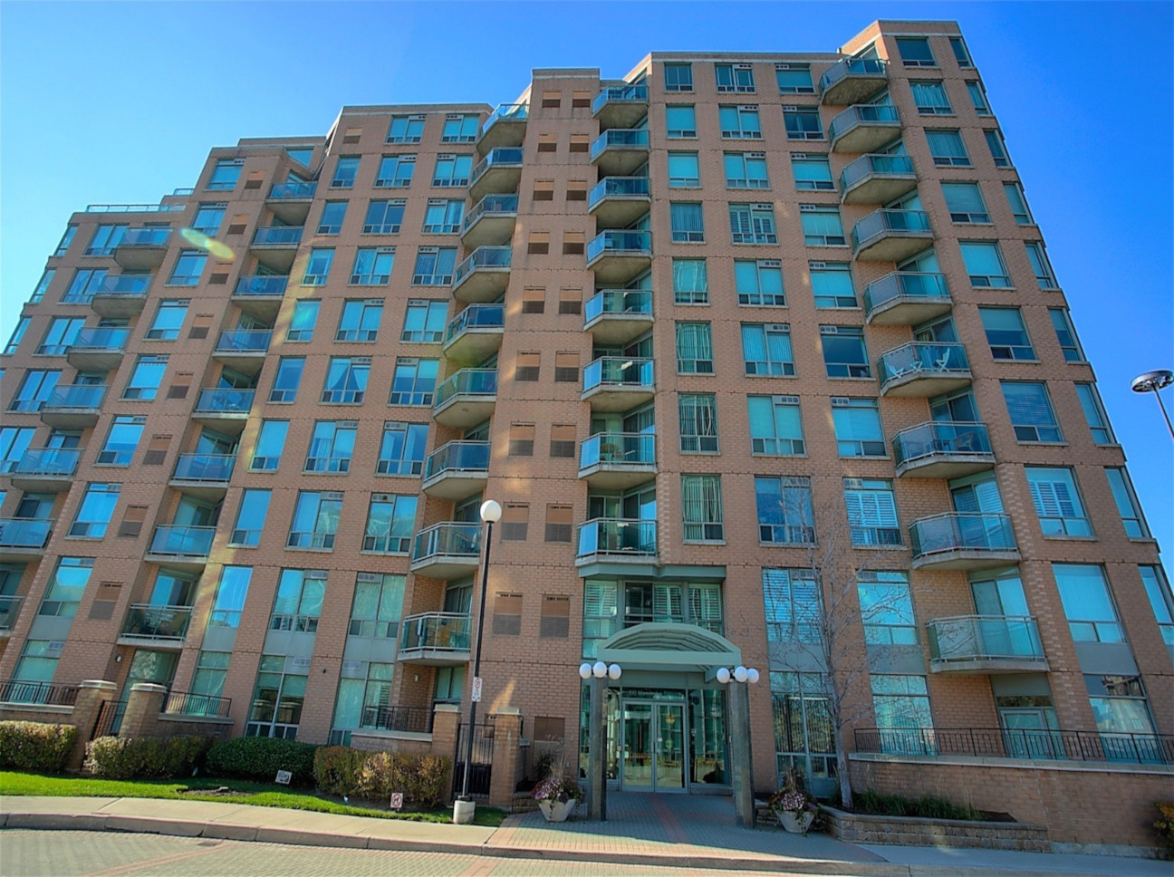 Condo Reviews for The Legends at Mystic Pointe, Toronto