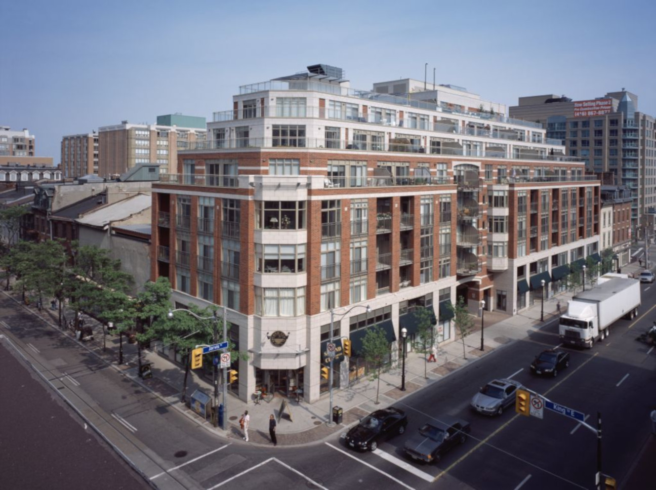 Condo Reviews for The Saint James Condos, Toronto