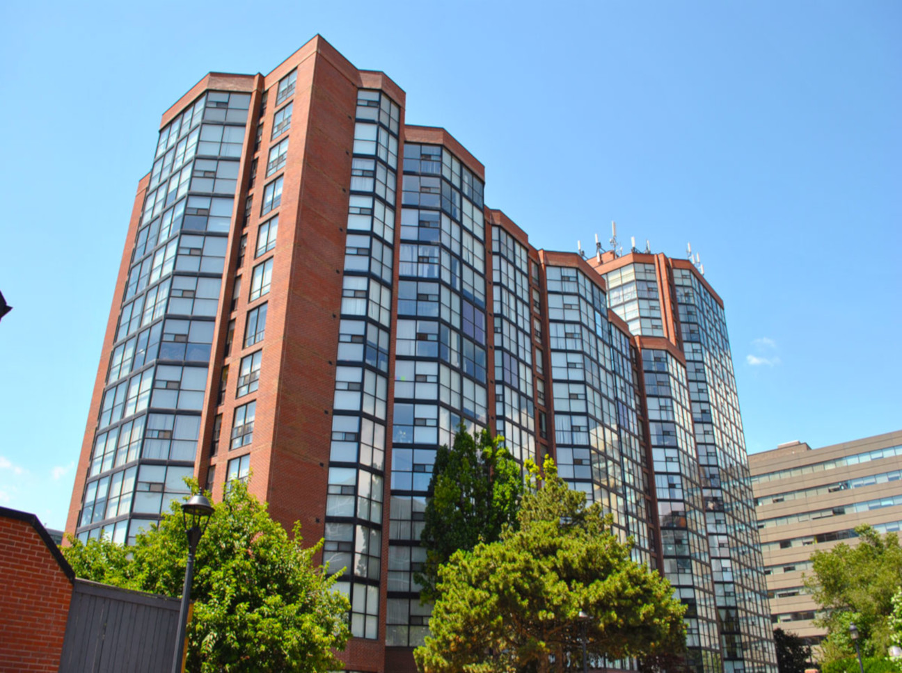 Condo Reviews for The Summit 2 Condos, Toronto